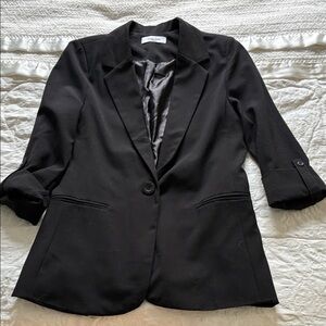 Carly Jean Los Angeles Elegant Black Blazer